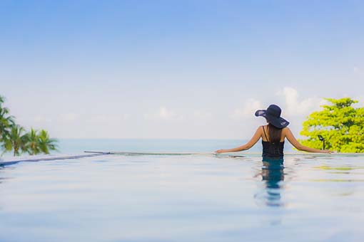 infinity pool-min